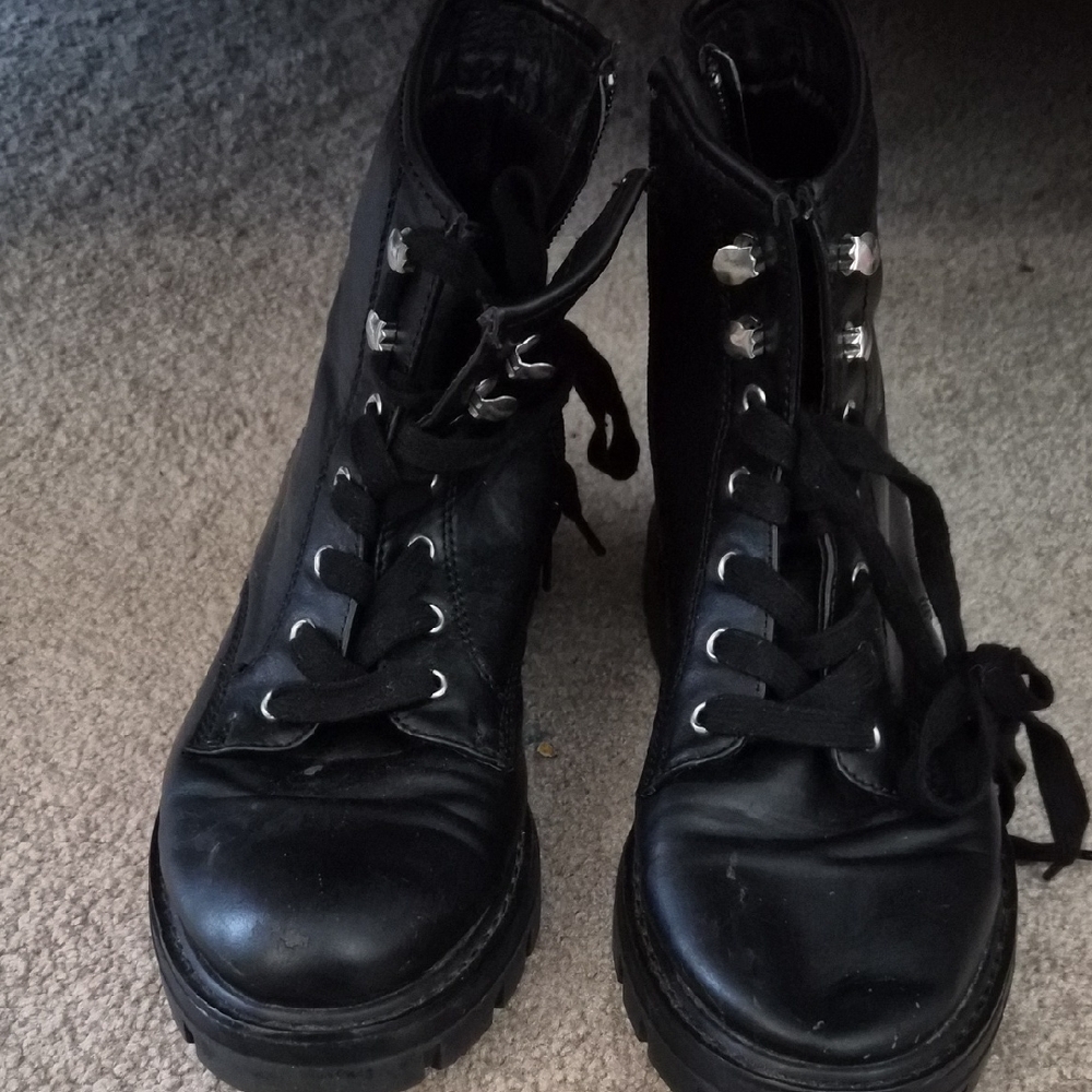 Black Women's Lace-Up Boots